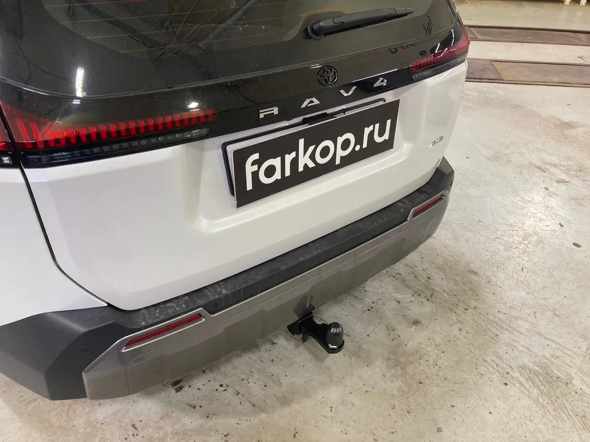 Фаркоп Berg для Toyota RAV4 2025- F.5717.002 в Волгоград Фаркоп Berg для Toyota RAV4 2025- F.5717.002 в Волгоград