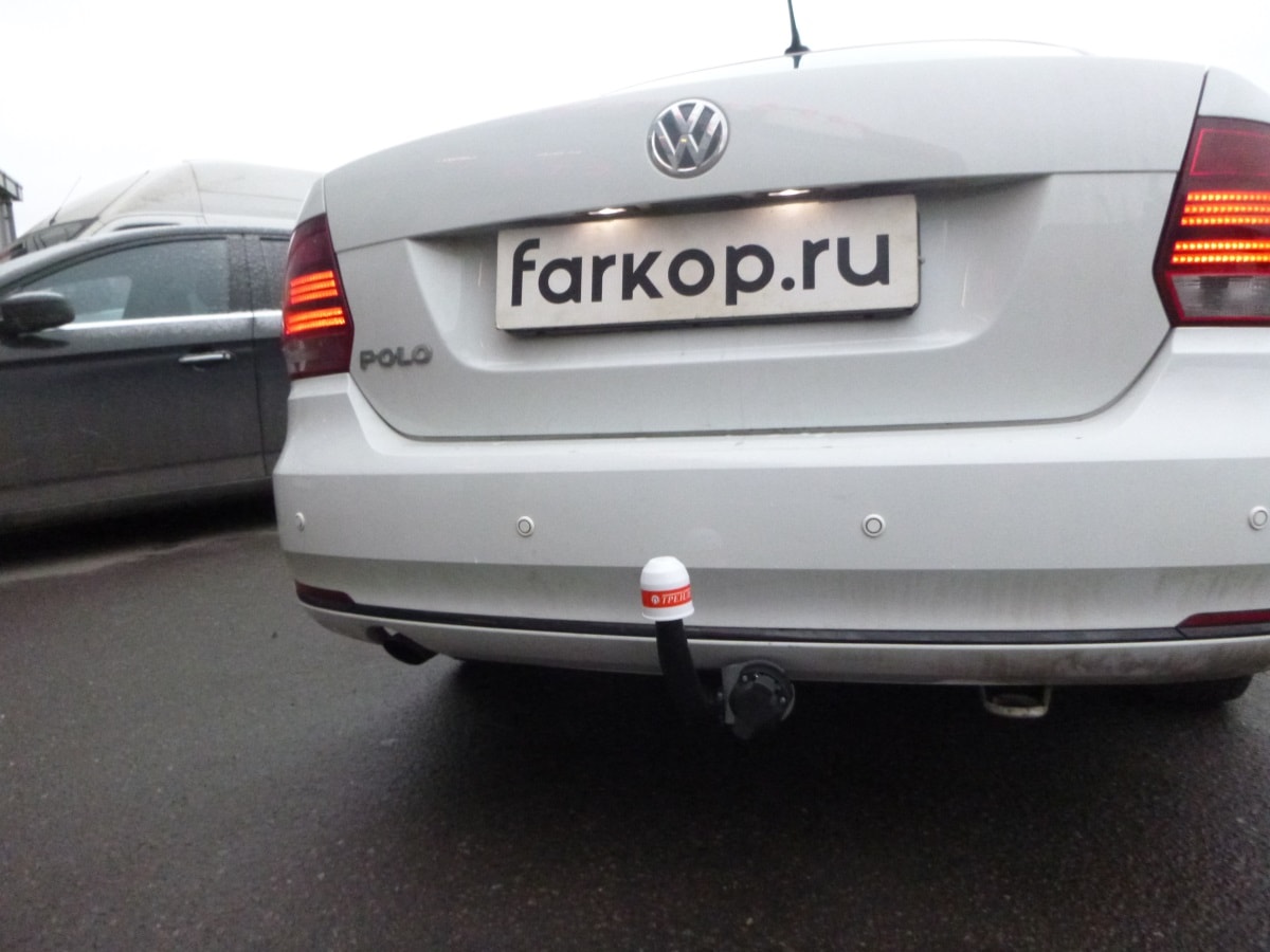 Установлен фаркоп Трейлер на Volkswagen Polo седан