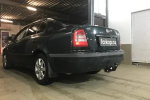 Установили фаркоп Oris для Skoda Octavia Tour 2002 г.