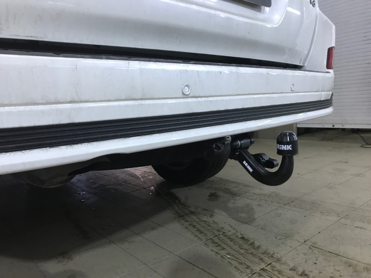 Установили фаркоп Brink для Toyota Land Cruiser J200 2020 г.