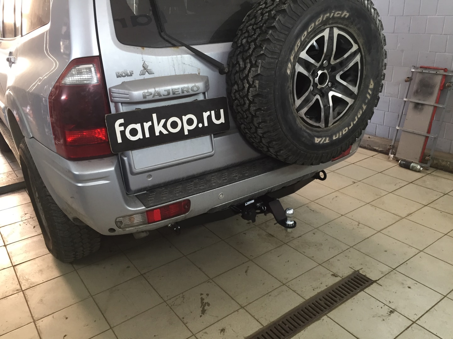Установили фаркоп Бизон для Mitsubishi Pajero 2005 г.