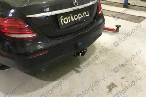 Установили фаркоп Westfalia для Mercedes E-class (седан) 2016 г.