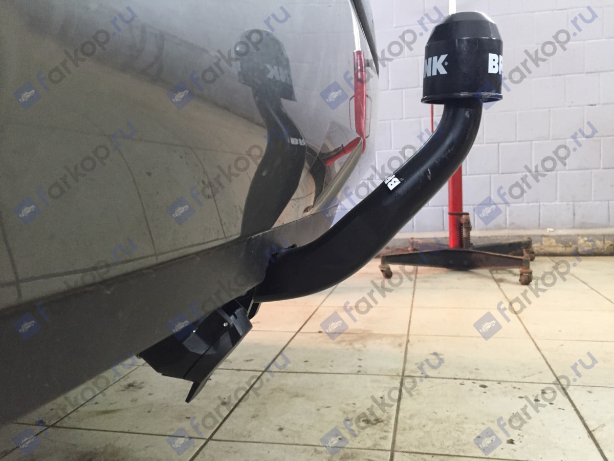 Установили фаркоп Brink для Toyota RAV4 2021 г.
