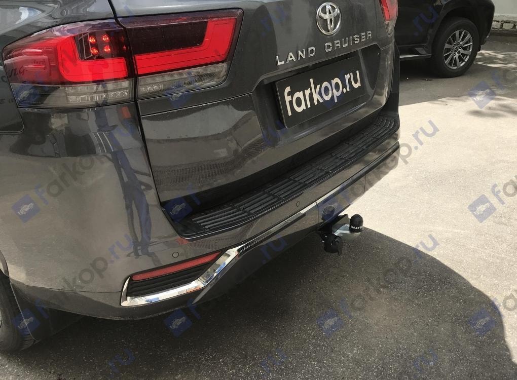 Установили фаркоп Baltex для Toyota Land Cruiser J300 2021 г.