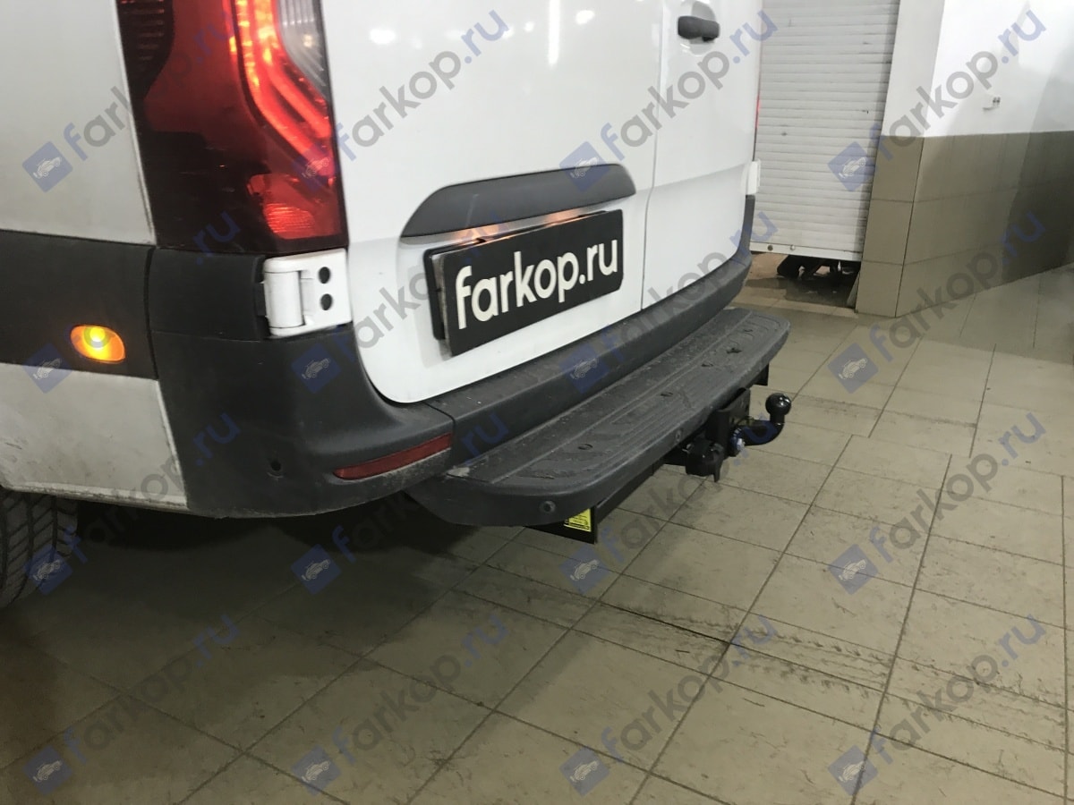 Установили фаркоп Steinhof для Mercedes Sprinter 2018 г.в. Установили фаркоп Steinhof для Mercedes Sprinter 2018 г.в.