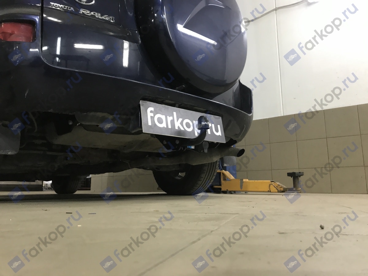 Установили фаркоп Baltex для Toyota RAV4 2007 г.в.