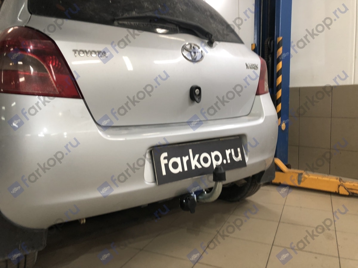 Установили фаркоп Galia для Toyota Yaris 2008 г.в. Установили фаркоп Galia для Toyota Yaris 2008 г.в.