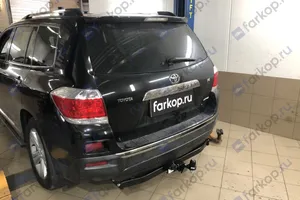 Установили фаркоп Уникар для Toyota Highlander 2011 г.в.