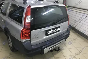 Установили фаркоп Steinhof для Volvo XC70 2005 г.в.
