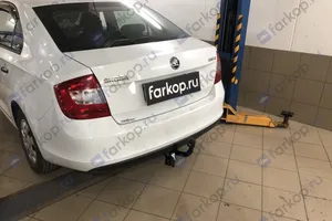 Установили фаркоп Oris для Skoda Rapid 2016 г.в.