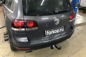 Установили фаркоп Лидер Плюс для Volkswagen Touareg 2008 г.в.