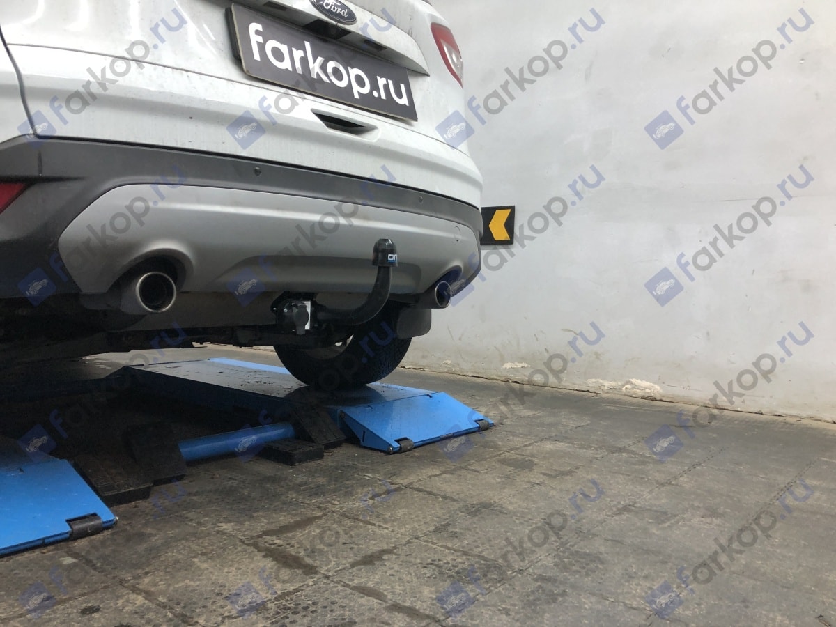 Установили фаркоп Oris для Ford Kuga 2014 г.в. Установили фаркоп Oris для Ford Kuga 2014 г.в.