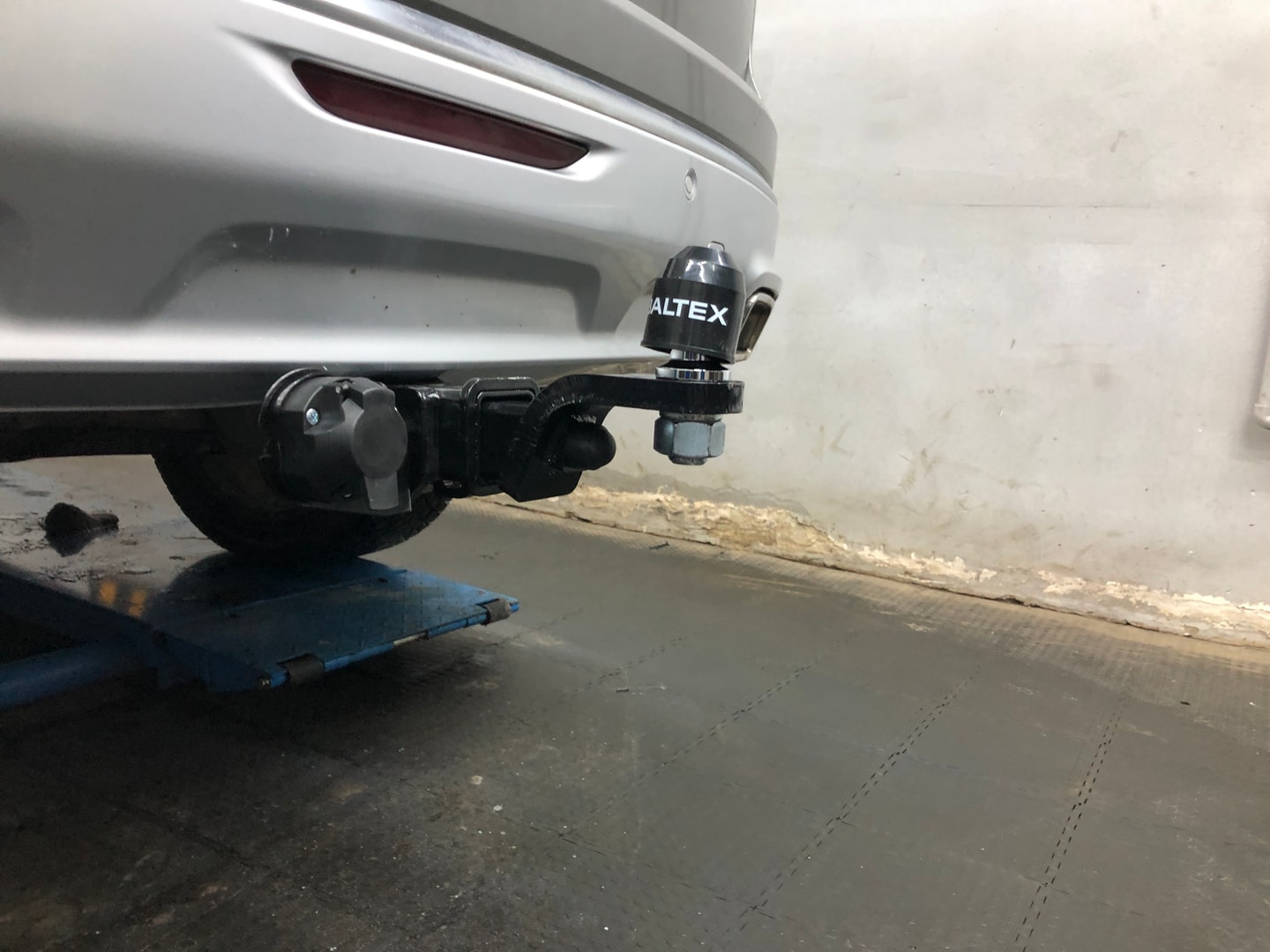 Установили фаркоп TowRus для EXEED VX 2024 г.в.
