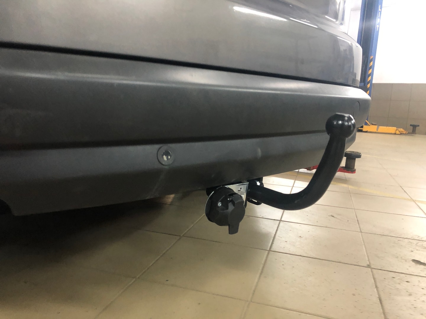 Установили фаркоп Лидер Плюс для Ford S-Max 2006-2015 г.в. Установили фаркоп Лидер Плюс для Ford S-Max 2006-2015 г.в.