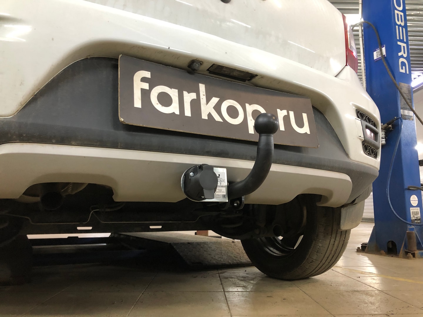 Установили фаркоп Лидер Плюс для Renault Sandero 2014 г.в.